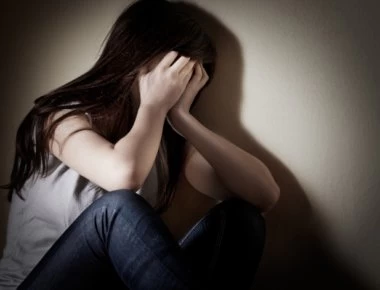 Κατάθλιψη: Εξίσου επικίνδυνη με τη χοληστερίνη και την παχυσαρκία για την καρδιά (βίντεο)